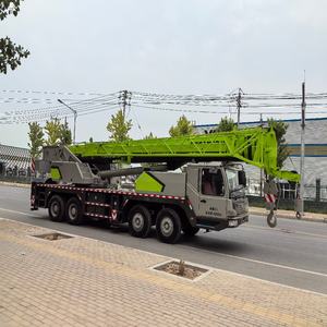 Grúa Móvil ZOOMLION ZTC500 de 50 Toneladas, Marca China, Pluma de 42m, Alta Eficiencia para Ingeniería de Construcción Portuaria - Product Image 3