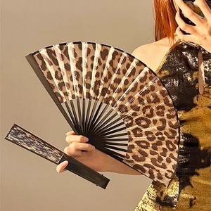 2024 New Arrival Folk Art Bamboo Crafts 23cm Premium Bamboo Hand Fan Rainbow Leopard Fan for Parties