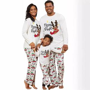 Nuevo Conjunto de Pijama Navideño de Punto a Rayas de Manga Larga con Cuello Elástico y Cintura Ajustable para Padres e Hijos - Product Image 1