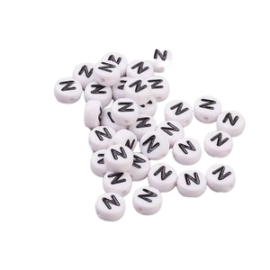 Cuentas acrílicas cuadradas con letras planas de 500 <span class=keywords><strong>g</strong></span> por bolsa, ideales para hacer joyas DIY con patrones de letras - ¡Venta caliente! - Product Image 1