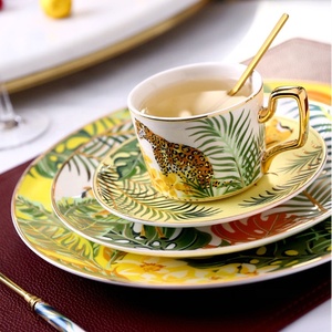 Nouveaux accessoires de cuisine Royal Fantasy Jungle, services à thé de luxe en porcelaine fine - Product Image 3
