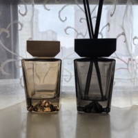 Nouveautés – Bouteille diffuseur d'aromathérapie en verre carré transparent, noir, marron, avec fond volcanique, 200 ml, 500 ml, avec couvercle en bois