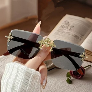<span class=keywords><strong>Gafas</strong></span> de Sol de Lujo sin Montura, Lentes de Diamante con Encaje de Alta Gama, Protección UV400, Lentes Cuadradas con Degradado - Product Image 2