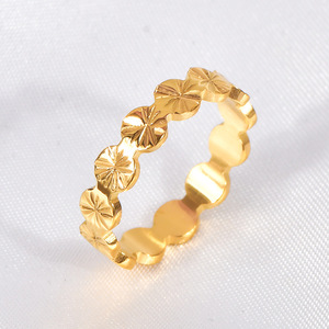 Articoli sfusi all'ingrosso da donna anelli da dito Non appannati oro 18k in acciaio inox anelli di fidanzamento per le signore - Product Image 1