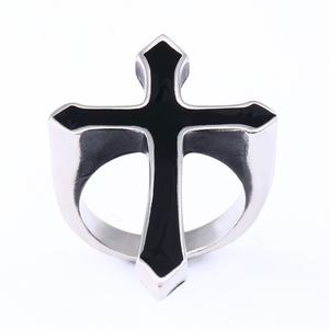 Bague croix vintage en émail noir pour homme, en acier inoxydable massif, style croisier, motard, punk, taille unique, cadeau pour fiançailles ou fête - Product Image 2