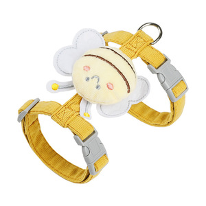 Harnais pour chat Little Bee avec sangle de poitrine réglable et motif abeille en peluche pour les promenades en plein air - Product Image 4