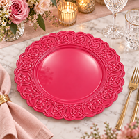 Luxuriöser Kunststoff-Platzteller 13 Zoll Pulverbeschichtet Gewebtes Knotenmuster Geprägter Wellenrand Elegantes Rosa Design für Hochzeit und Feiern