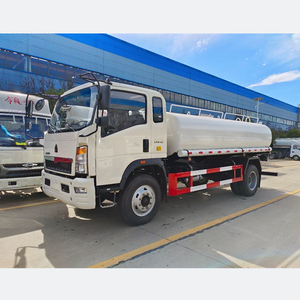 SINOTRUK HOWO 4*2 camión cisterna de agua 10cbm camiones transportadores de agua potable para la venta - Product Image 1