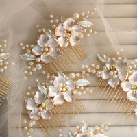 Peigne latéral fait main en alliage plaqué or avec strass et cristaux pour mariée, mariage, bal de promo, anniversaire, fiançailles