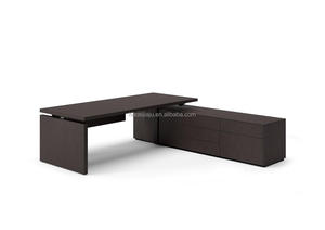 Nordico semplice noce nero elettrico tavolo di sollevamento moderno Designer in legno massello con funzione di raffreddamento per uso ufficio - Product Image 3