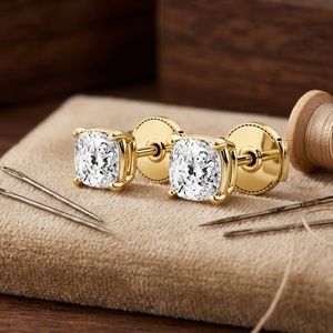 Boucles d'oreilles clous en or 10K 14K 18K avec diamants de laboratoire à quatre griffes, taille coussin personnalisée, vente en gros - Product Image 4
