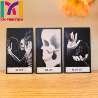 Jeu de cartes de tarot et d'oracle personnalisé OEM ODM avec pelliculage holographique, vernis UV sélectif et emballage personnalisé avec guide imprimé