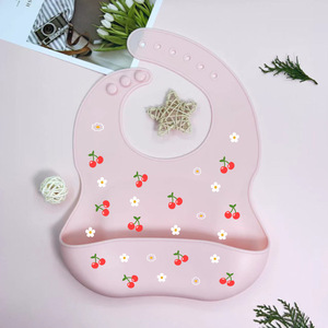 Bavoir pour bébé imprimé personnalisé de haute qualité CHINFAI pour fille et garçon, bavoir jetable en papier pour bébé pour <span class=keywords><strong>restaurant</strong></span> - Product Image 2