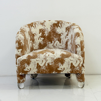 Fauteuil d'appoint individuel de luxe en tissu personnalisé avec pieds en acrylique, fauteuil de loisirs moderne rembourré pour la maison et les projets hôteliers