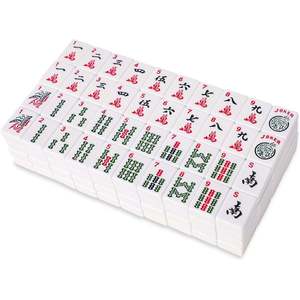 Juego de Mahjong Americano Blanco Completo de 166 Piezas, Tamaño Portátil para Viajes, Juego de Mesa Clásico, Estratégico y Divertido para Adultos - Product Image 1