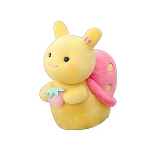 Simpatici piccoli giocattoli di peluche lumache che tengono le lumache alla fragola bambole di animali imbottite nuovi peluche morbidi regali per bambini all'ingrosso - Product Image 5