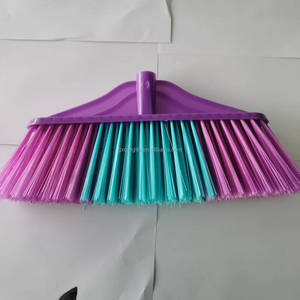 Balai portable à poils doux en plastique pour nettoyage de sol domestique, facile à nettoyer, vente en gros directe d'usine à bas <span class=keywords><strong>prix</strong></span> - Product Image 1