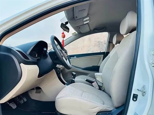 <span class=keywords><strong>Toyota</strong></span> <span class=keywords><strong>YARiS</strong></span> L d'occasion <span class=keywords><strong>2014</strong></span>, modèle 1.5G, édition <span class=keywords><strong>Dynamic</strong></span>, boîte manuelle - Product Image 6