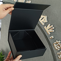 Boîte rigide noire à fermeture magnétique 20x18x8cm, personnalisable avec finition brillante/mate, logo personnalisé accepté pour les cadeaux d'anniversaire et de mariage