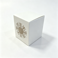 Boîtes en papier personnalisées imprimées en gros pour les fêtes : Boîtes à collations, bonbons et biscuits sur le thème de Noël avec flocons de neige et sapins de Noël