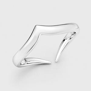 925 Sterling Silver <b>Ring</b> - Polished Chevron V-Shape <b>Stacking</b> Band - Product Image 3