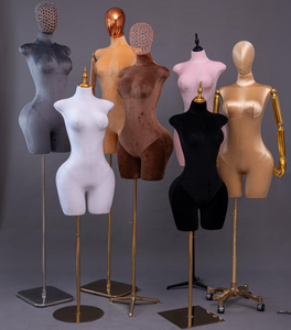Maniquí de Plástico Ajustable Pinale Curvy para Mujer, Tallas Grandes, con Glúteos y Busto Grandes, Estilo Brasileño, Cintura Delgada, BBL - Product Image 3
