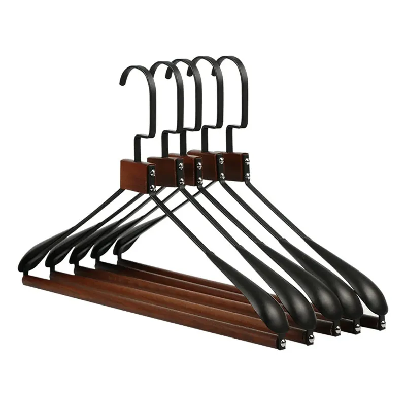 LEEKING Hot vender ferro arte roupas rack cabide de metal com barra de madeira para roupas terno calças casaco