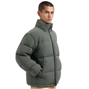 Chaqueta de Invierno Gruesa para Hombre de Alta Calidad, Estilo Blouson, con Cierre de Cremallera y Diseño con Logotipo y Patrón - Product Image 1