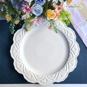 Vajilla Blanca con Diseño Nórdico en Relieve y Borde Floral para Bodas, Hogar, Restaurantes y Fiestas, Venta al Por Mayor - Product Image 3