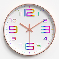 Horloge murale artistique ronde de 12 pouces avec chiffres colorés, à piles, pour la décoration de la maison, du salon, de la chambre d'enfant et de la salle de classe