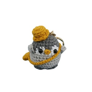 Adorable poupée pingouin miniature tissée à la main, petit pendentif en laine crochetée par <span class=keywords><strong>maman</strong></span>, porte-clés fait main - Product Image 5