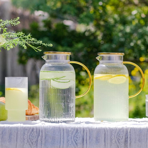 <span class=keywords><strong>Carafe</strong></span> en verre borosilicate à nervures avec accent doré, couvercle en acier inoxydable 304, pour café froid, limonade, thé glacé, sans <span class=keywords><strong>plomb</strong></span>, sans danger pour les aliments - Product Image 2