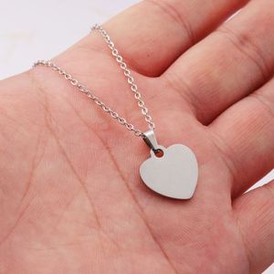 Collar con Colgante de Corazón Grabado para el Día de San Valentín, Cadena de Acero Inoxidable de Titanio para Mujer, Alta Calidad - Product Image 4