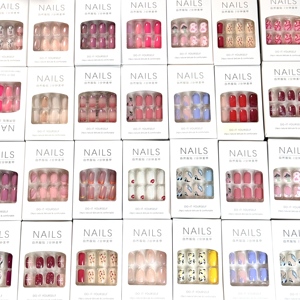 Venta al por mayor barato 3D prensa en las uñas de alta calidad medio ataúd corazón perla francés punta uñas manicura acrílico palo en las uñas - Product Image 2