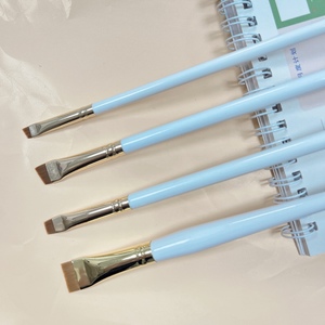 Pinceau à sourcils plat et fin en métal rose doré avec manche blanc, pinceau à sourcils fin et angulaire pour des lignes nettes et volumineuses - Product Image 5