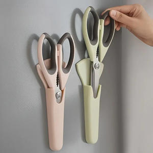 กรรไกรครัวสแตนเลสอย่างดียี่ห้อหยางเจียง พร้อมที่ยึดแม่เหล็ก สำหรับตัดกระดูกไก่ อาหารทะเล และเนื้อย่าง - Product Image 3