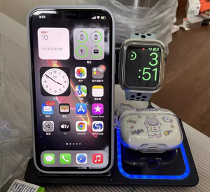 Chargeur sans fil trois-en-un ZongX, support pliable pour téléphone, écouteurs et montre connectée, type à ventouse, vente en gros directe usine - Product Image 5