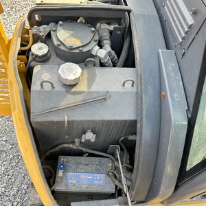 Presque neuf, économique en carburant, peu coûteux, mini-excavateur sur chenilles Komatsu PC40 d'occasion de 4 tonnes pour usage agricole et domestique - Product Image 5