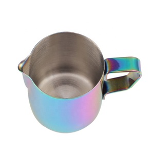 เหยือกตีฟองนมขนาดใหญ่พร้อมโลโก้แบบกำหนดเอง เหยือกนมสเตนเลสสตีลสำหรับทำเอสเพรสโซ่ เหยือกนมขนาดเล็กสำหรับตีฟองนม - Product Image 2