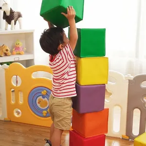 Mainan taman bermain interaktif DIY dalam ruangan kubus blok bangunan edukasi dengan fitur menghubungkan magnetik untuk anak-anak 6 bulan up
