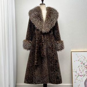 <span class=keywords><strong>Manteau</strong></span> long d'hiver chaud pour <span class=keywords><strong>femme</strong></span> en fausse fourrure de vison imprimé léopard, style luxueux en <span class=keywords><strong>cuir</strong></span> façon fourrure de vison - Product Image 5