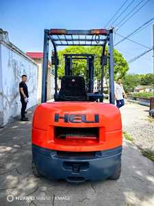 Transpaleta diésel <span class=keywords><strong>HELI</strong></span> usada de 2,5 toneladas con potente motor Isuzu 4X4 Drive, garantía de 6 meses - Product Image 4