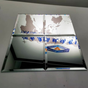 Miroirs décoratifs à bords biseautés de conception innovante, carreaux de forme diamant carrée pour mur - Product Image 1