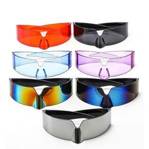 Lunettes de soleil unisexes tendance 2025 avec logo personnalisé, style punk, monture enveloppante, verres miroir monobloc pour hommes et femmes - Product Image 3