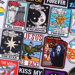 Patchs brodés personnalisés Soleil Lune à thermocoller sur vêtements – Patchs de haute qualité pour jeans, badges DIY, directement de l'usine - Product Image 1