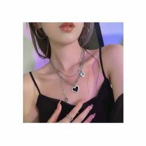 Gotico di tendenza ciondolo di cristallo fatto a mano collane girocolli luna farfalla acrilico vendita calda all'ingrosso con materiale principale in titanio - Product Image 1