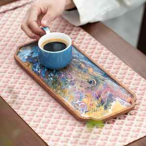 Bandeja de Servir de Madera Duradera con Revestimiento de Resina Suave, Perfecta para Servir Comidas, Bebidas o para Realzar el Hogar Moderno - Product Image 1