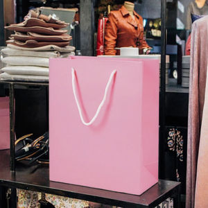 Bolsa de Papel de Regalo con Acabado Mate de Lujo y Logotipo Personalizado, Embalaje de Compras Ecológico y Biodegradable con Asas de Listón, Venta al Por Mayor - Product Image 2