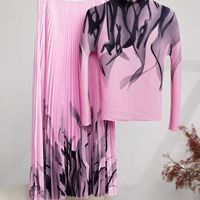 Ensemble plissé 2 pièces style Miyake personnalisé pour femme – Haut à manches raglan et jupe longue à imprimé artistique – Tenue de fabricant élégante