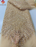 Tissu en dentelle brodée de sequins et de perles fait main de luxe, tissu en tulle français 3D avec des perles pour robe de mariée, robe de soirée